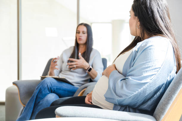Ở giai đoạn nhẹ, thai phụ bị trầm cảm được khuyến khích trị liệu tâm lý.