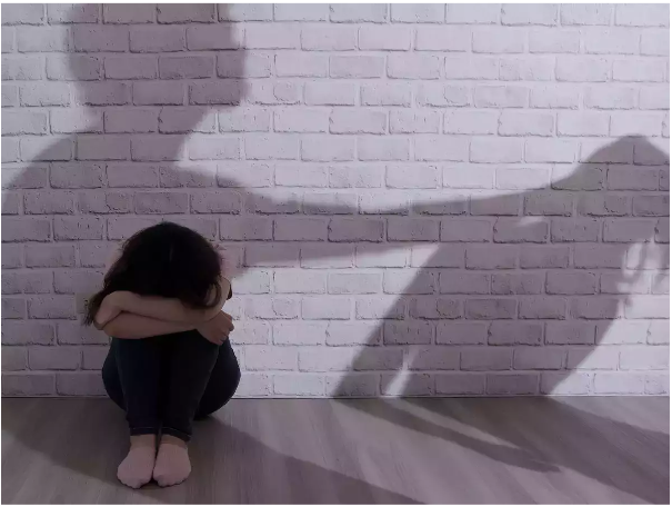 Việc chứng kiến bạo lực gia đình ảnh hưởng đến trẻ em như thế nào?