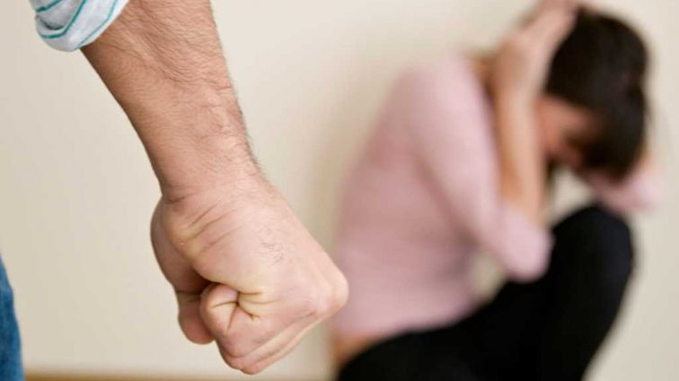 Người có thói ghen tuông mù quáng có xu hướng bạo lực