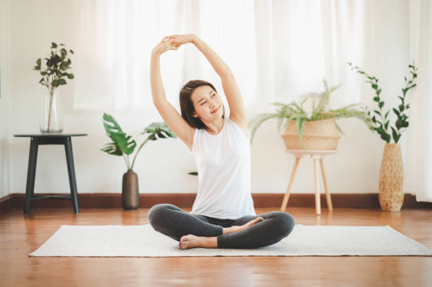 Tập yoga để cải thiện tâm trạng, giảm căng thẳng.
