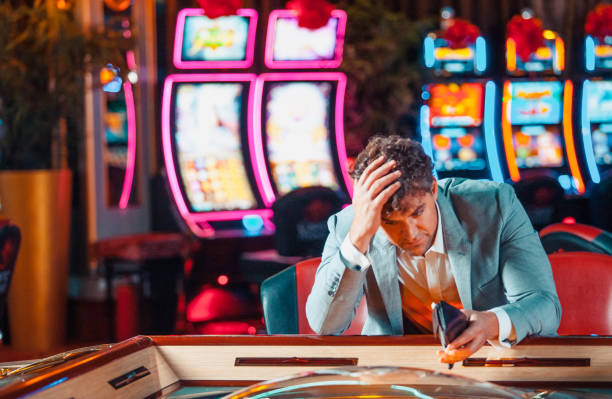Nghiện cờ bạc làm mất các mối quan hệ xã hội