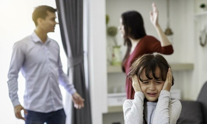 Những đứa trẻ từng chứng kiến gia đình không hạnh phúc thường sợ hôn nhân.